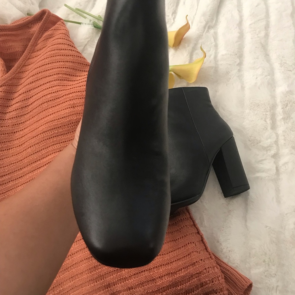 New beautiful plain square toe bootie 9 - Picture 4 of 5